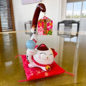 LC001W Ceramic Lucky Cat Figurine