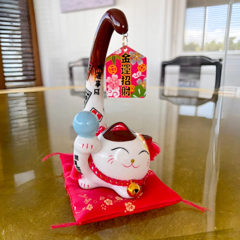 LC001W Ceramic Lucky Cat Figurine